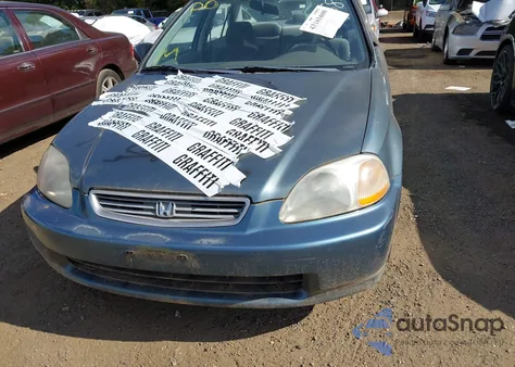 1996 Honda Civic Dx z USA, uszkodzony, nr VIN 1HGEJ6626TL030168